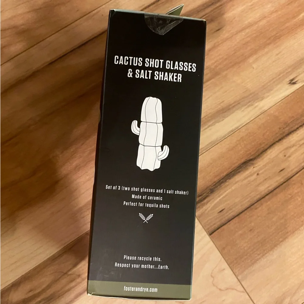 Foster & Rye Sharp Shootin’ Cactus Shot Glasses & Salt Shaker Set - White